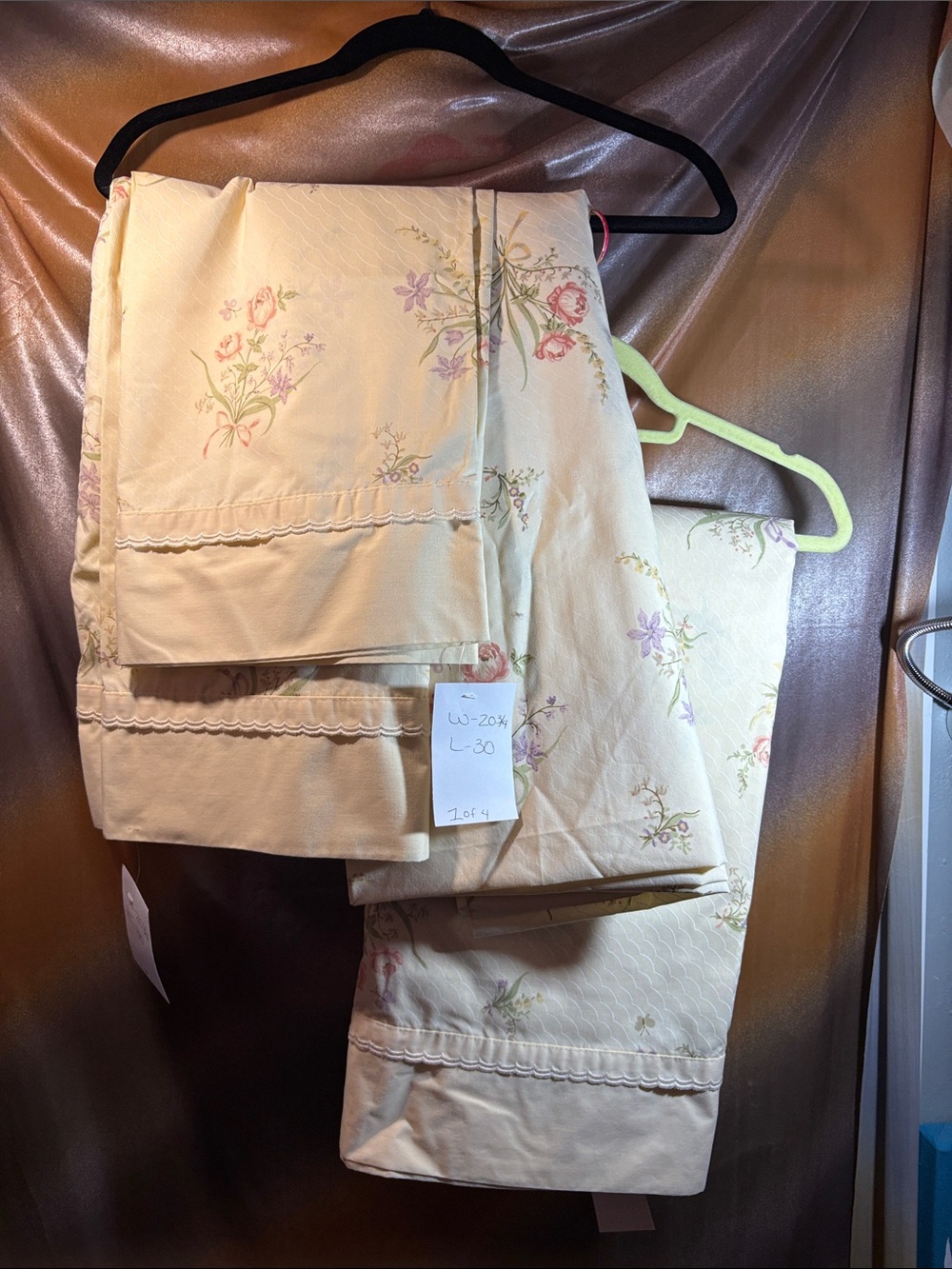 Vintage JCPenney Cream full size Floral Vintage Pillowcases and Shams Set LL